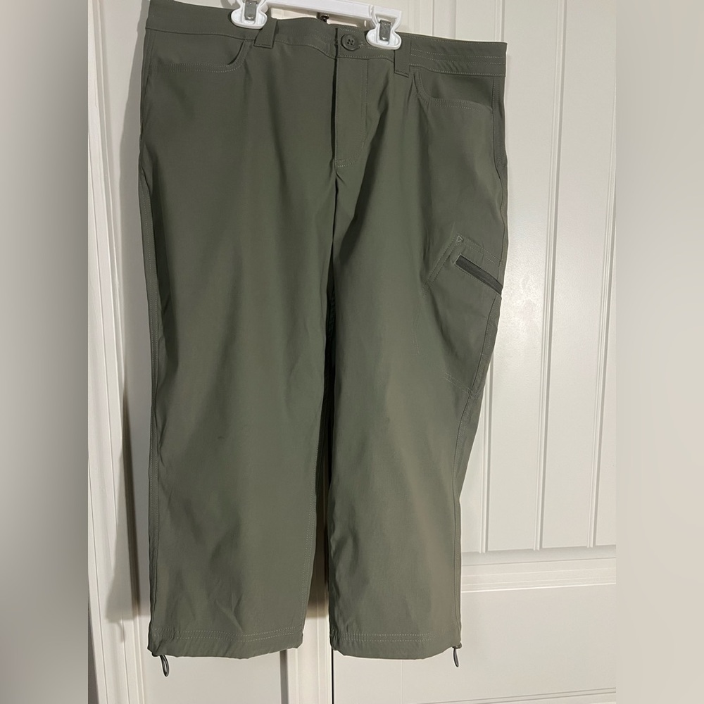 Eddie Bauer women’s Sage Cargo Pants size 10